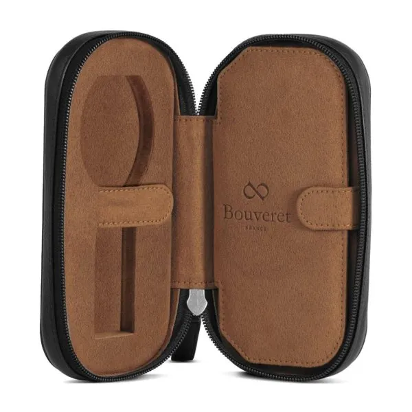 pochette-2-positions-bouveret-en-veau-graine-noir_bp24600104-5_1140x1140