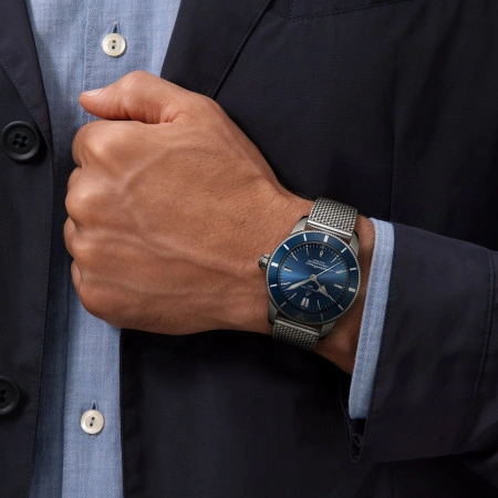 ab2030161c1a1-superocean-heritage-b20-automatic-44-on-wrist